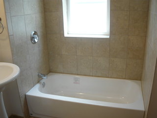 4043 N. Harding bath