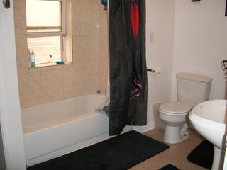 2540 N. Ashland larger bathroom