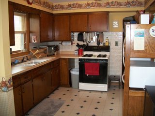 4437 N. Canfield kitchen