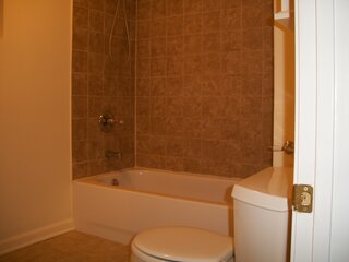 2540 N. Ashland Ave. tub