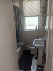 2855 W Grace St bathroom